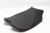 Sportstol fram, röda sömmar för...