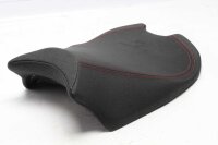 Sportstol fram, röda sömmar för...