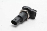 Ajoneuvon pistorasia Virtaliitäntä vasemmalla...