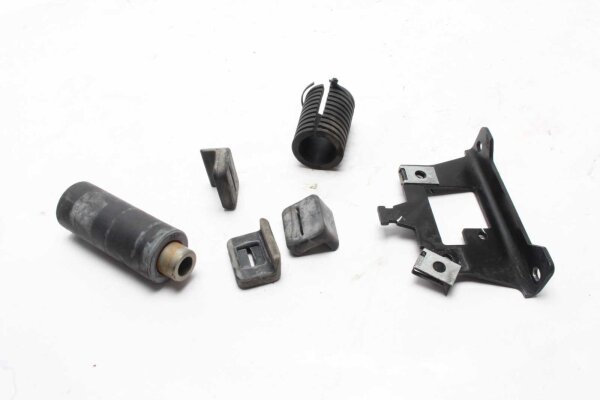 Rungonpitimen kumilaakeri kumivaimentimen pidike BMW F 800 GS E8GS 0219 08-12