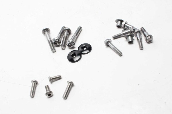 Ruuvisarja kehyksen listoille Triumph Thruxton 1200 RS Final Edition 24-24