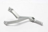 Matkustajan jalkatuen kiinnike takana, vasen Ducati...