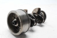 Kampiakselin vauhtipyörän kiertokangen...