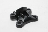 Haarukan sillanpidike edessä Triumph Thruxton 1200...