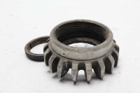 Auspuffkrümmermutter vorne links...