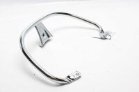 Ohjaustangon tavarateline takana Vespa Primavera 125...