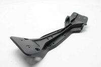 Fixation de la plaque de retenue du couvercle du support de plaque dimmatriculation Yamaha YZF-R3 320 A 24-24