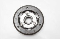 Kytkimen painelevyn hyppimisen estävä...