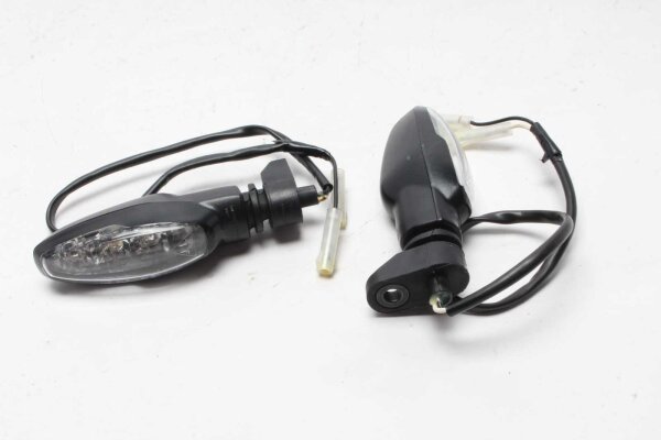 Indicator pair rear left right Triumph Thruxton 1200 RS Final Edition 24-24