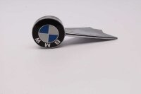 Tunnuksen koristelista, etuoikea paneeli, teksti BMW K...