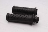 Kumiset ohjaustangon kahvat, joissa on erittäin...