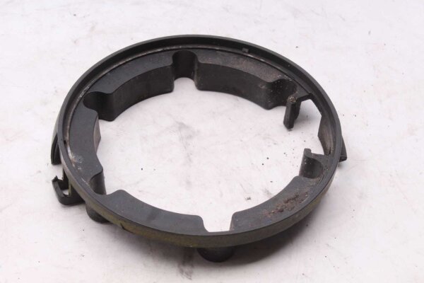 Polttoainesäiliön korkin pidikkeen kiinnitysrengas 1695 591 BMW F 650 GS R13 00-03