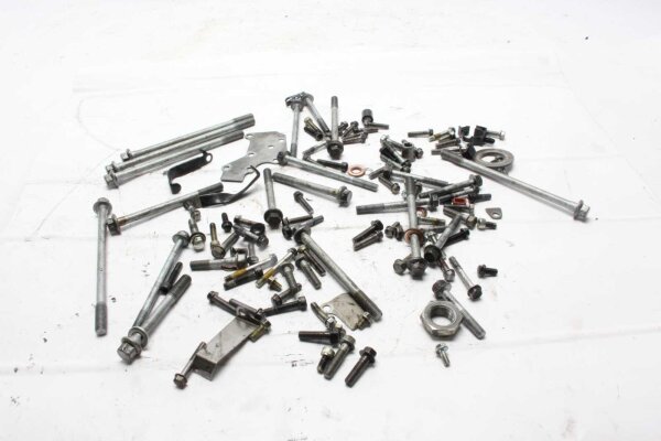 Ruuvisarja moottorin kiinnitykseen Kawasaki VERSYS 650 KLE650D LE650C 10-14