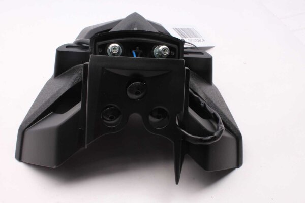 Rekisterikilven pidike, rekisterikilven valo, takana Yamaha XP 530 T-Max 17-17