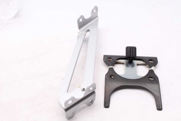 Rekisterikilven pidikkeen vahvikekehyksen kiinnitys Yamaha MT-07 700 A 24-24