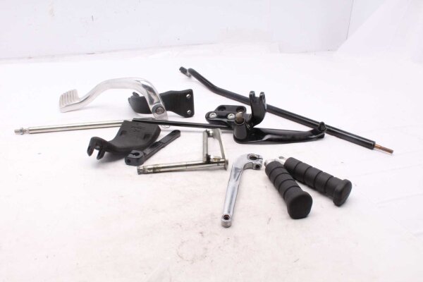 Komplett fotstöd fram, höger och vänster pedaler Harley Davidson universell