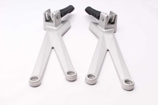 Passagerarfotstödsset, bak vänster och höger, fotstödshållare KTM universell