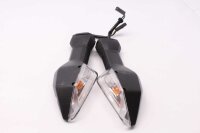 Etuvilkkupari, vasen ja oikea, kirkas ja musta Kawasaki Z...