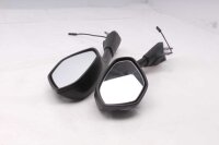 Peilit, joissa on suuntavalot vasemmalle ja oikealle,...