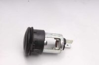 12 V:n pistorasia ohjaamon verhoilussa Moto Guzzi Stelvio...