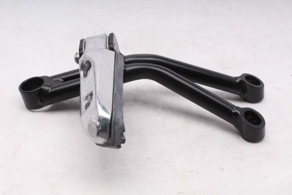 Jalkatukikokoonpano, vasen alakulma, kuljettajan kiinnitys Moto Guzzi V7 850 IV Stone 23-23