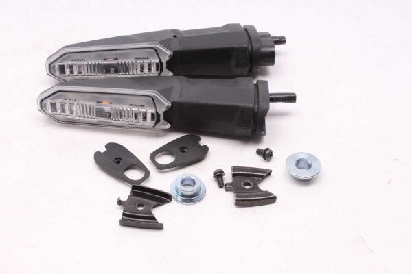 LED-vilkkusarja edessä vasen oikea kiinnitystarvikkeineen Kawasaki Z 900 RS 25-25