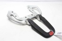 Tavaratelineen kahva takana Moto Guzzi Stelvio 1200 8V...