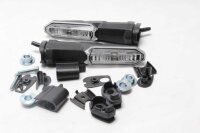 LED-suuntavilkut edessä vasemmalla oikealla...