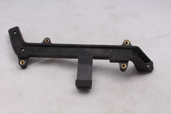 Kåpa fäste fram vänster ram Triumph Sprint ST1050 215NA 05-10