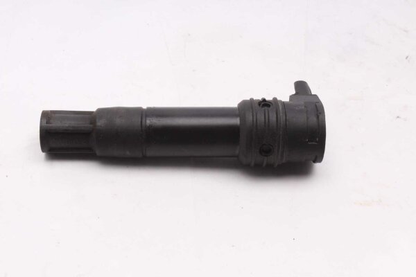 Sytytyspuolan sytytystulpan liitin oikeassa yläkulmassa BMW R 1200 GS K25 0307 R12 04-07