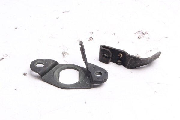 Istuinlukon pidikkeen vastakappale Ducati Monster Dark ZDM300AA 98-01
