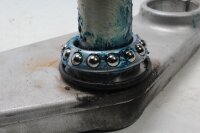 Lower fork bridge, steering tube, steering head bearing 476 Triumph Sprint ST1050 215NA 05-10