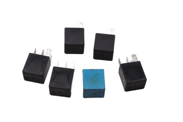Electrical relays, switching relays, control relays, set BMW K 1100 RS K589 0522 92-96