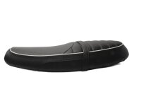 Correas de asiento, costuras decorativas acolchadas, color negro. Triumph Bonneville 1200 T120 20-20