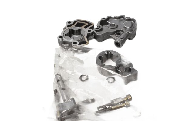 Oil pump complete, gasket, screws Aprilia RST 1000 Futura PW / RST1000 01-04