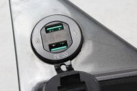 Cockpitverkleidung USB-Ladebuchse Aprilia RST 1000 Futura PW / RST1000 01-04