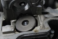 Sylinterikannen venttiilikoppa etu Aprilia RST 1000 Futura PW / RST1000 01-04