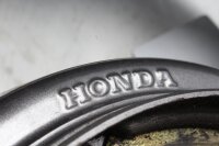 Rueda trasera de fundición con soporte de transmisión, 3 radios Honda Pan European SC26 90-01