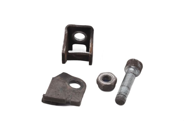 Bevestigingsplaat voor de linker achtervoetsteun BMW K100 0501 K589 82-88