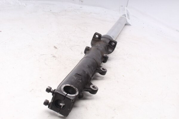 Oikea haarukan jalka, etuakselin joustintuen kiinnitys BMW R 1100 RS 0522 / K589 92-95