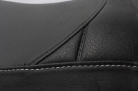 Black bench with decorative stitching Triumph Street Twin 900 EFI Bonneville 16-16