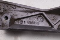 Jalkatuen kiinnikkeen tukilevy, taka vasen Aprilia RST 1000 Futura PW 01-04