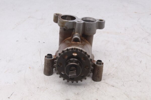 Oil pump drive motor lubrication gear oil supply Yamaha FJR 1300 RP11 04-05