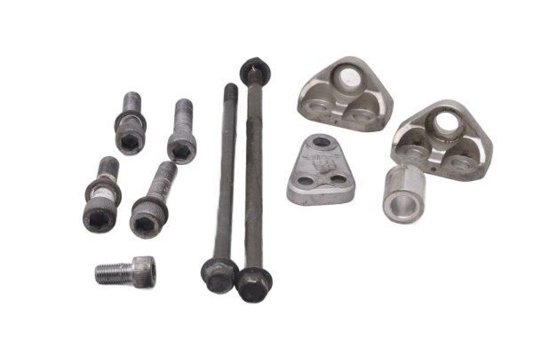 Motorbevestigingsschroevenset framehouder Yamaha FJR 1300 RP11 04-05