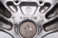 Punto di fissaggio inferiore del cuscinetto del cannotto di sterzo sul ponte della forcella. BMW R 1150 GS R21 0415 99-04