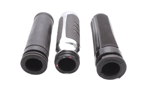 Universele set handvatten voor het linker stuur, verchroomd rubber. Harley-Davidson universell