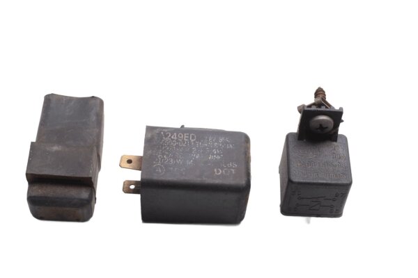Set di relè: relè indicatori di direzione, relè avviamento, impianto elettrico Suzuki GSX 1100 G GV74A 91-96