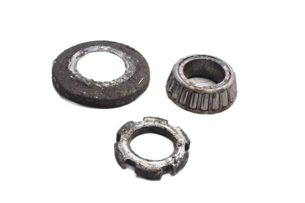Set di dadi di bloccaggio per la piastra inferiore del cuscinetto della testa dello sterzo Suzuki GSX 1100 G GV74A 91-96