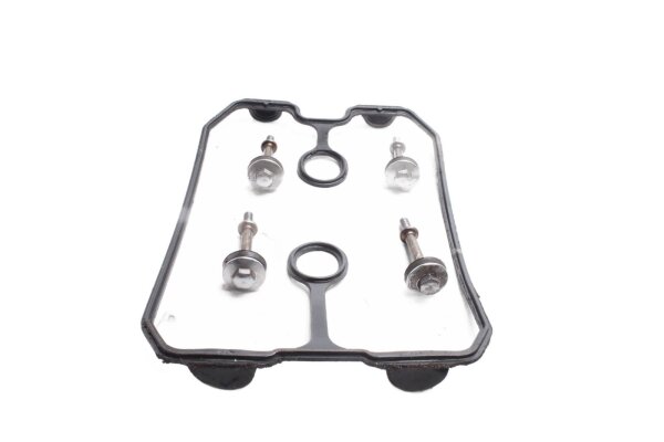 Kaasuttimen kannen tiivisteen ruuvit, oikea Honda ST 1100 Pan European SC26 90-01