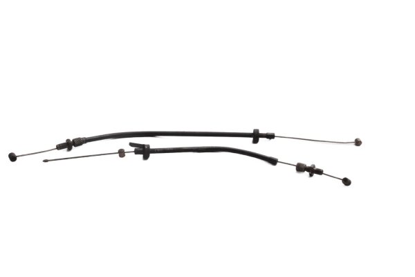 Kaasuvaijeri, kaksoisvaijeri, kaasutin, kaasun käyttö BMW R 1150 R R28 0429 01-06